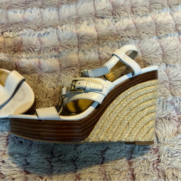 Michael Kors platform Sandals size 8 used at a store as sample shoe - Picture 7 of 9